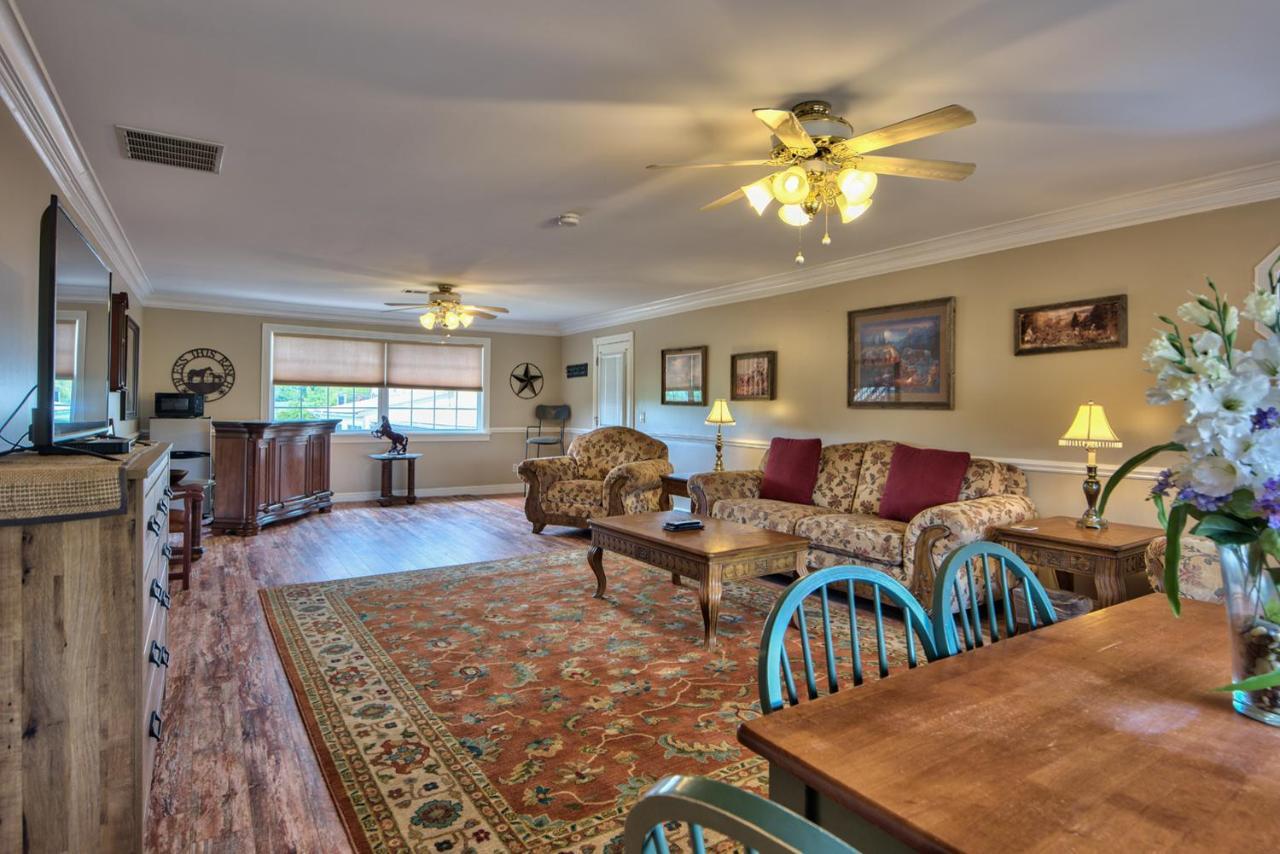 מדיסון Southern Cross Guest Ranch מראה חיצוני תמונה